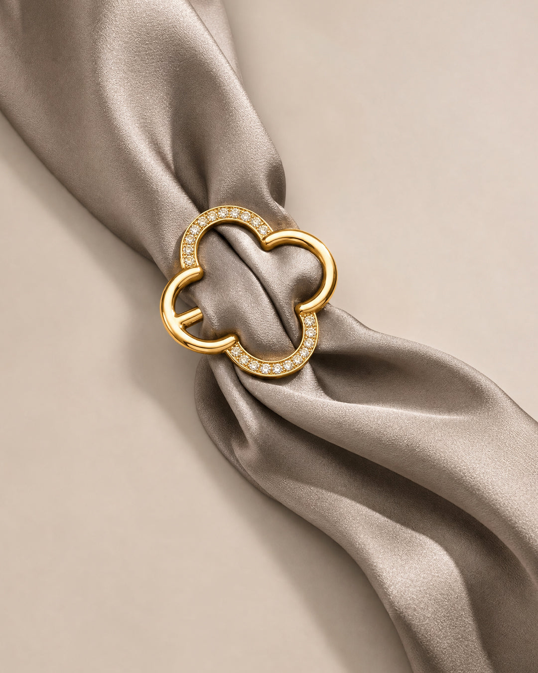 Clover Diamonté Scarf Buckle Ring